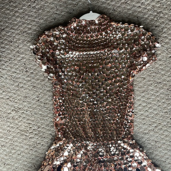 the party edition london NALA dress in rose gold - Picture 6 of 6